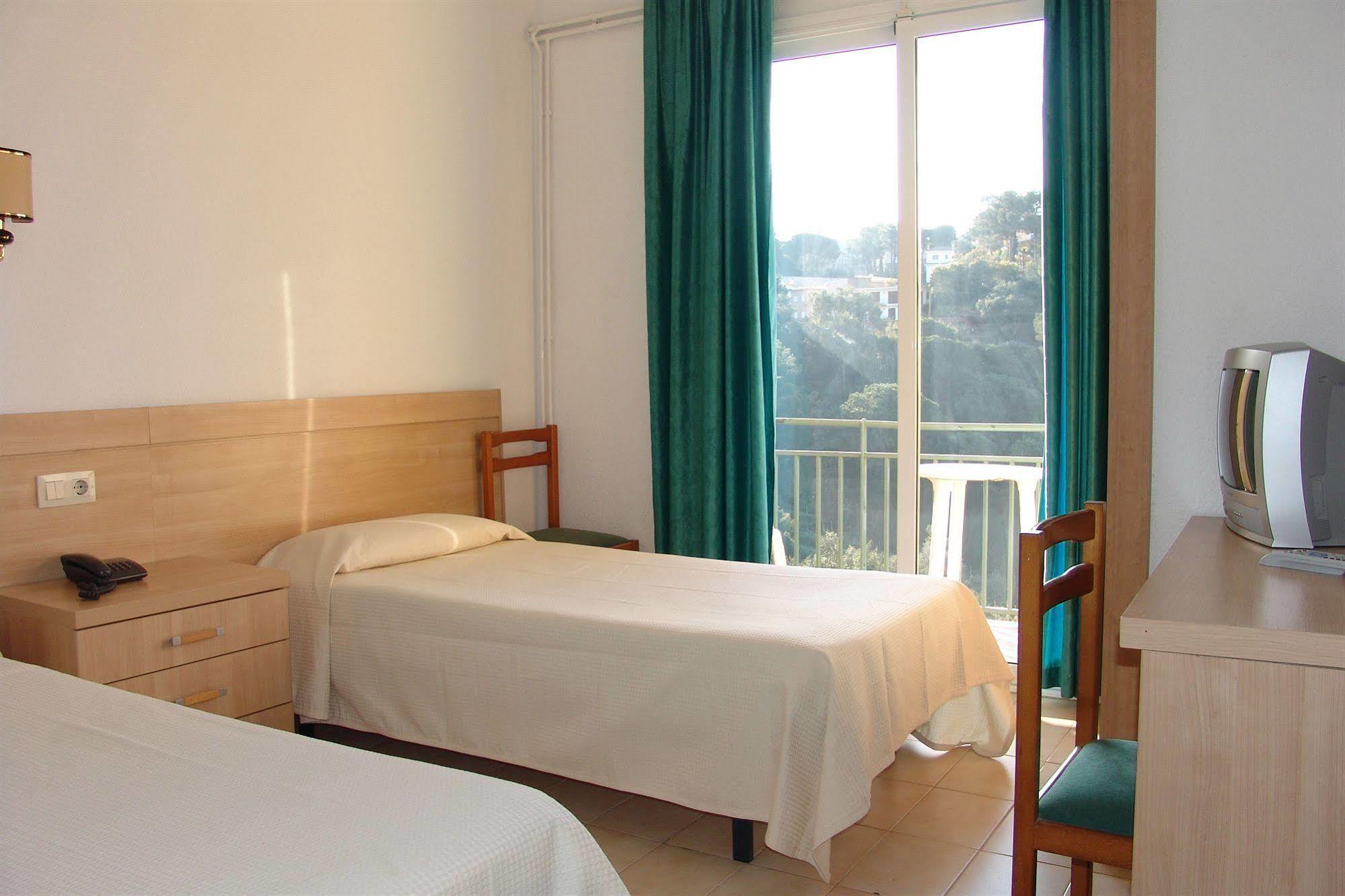 Hotel Montanamar Lloret de Mar Exterior photo